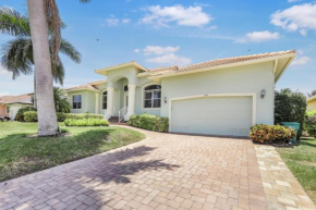 855 Banyan Court